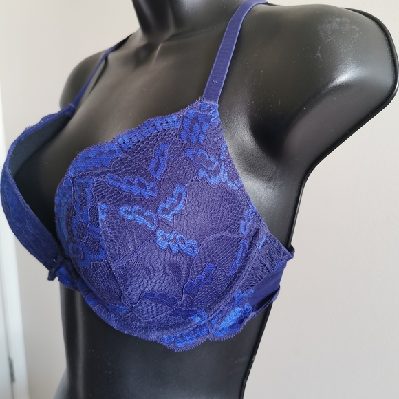 La Senza D34. Pick any 2 bras for $30 - Picture 2 of 4